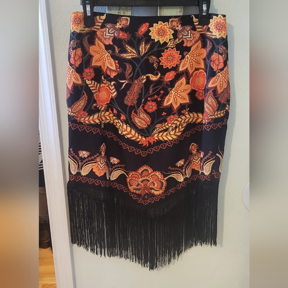 SHEIN Black Skirt with Orange Floral Print And Fringe